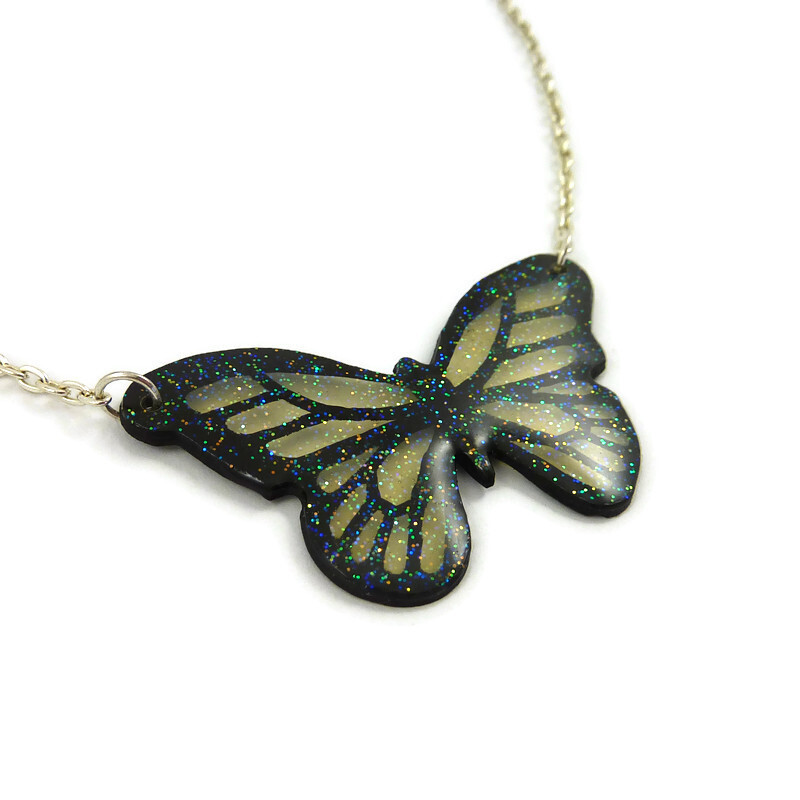 Collier féérique en forme de petit papillon Monarque transparent et noir à paillettes