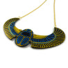 Collier plastron en forme de scarabée sacré ailé égyptien noir, bleu métallisé et doré
