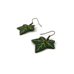 Boucles d'oreilles en forme de feuilles de lierre vertes
