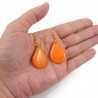Boucles d'oreilles en forme de gouttes oranges aux volutes oranges pâles