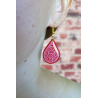 Boucles d'oreilles en forme de gouttes rouges aux volutes roses