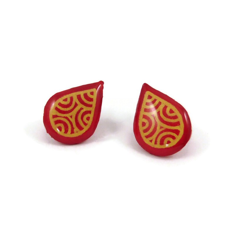 Red droplets ear chips with yellow doodles