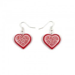 Boucles d'oreilles en forme de cœurs rouges aux volutes blanches