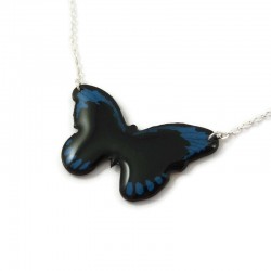 Collier éco-responsable en forme de petit papillon "Eunica Alcmena Flora" bleu marine et noir