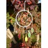 Attrape-rêves blanc avec feuilles de chêne aux couleurs de l'automne (vert, jaune, orange, rouge et marron)
