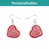 Boucles d'oreilles pendantes en forme de cœurs fixés de biais, personnalisables dans la couleur de votre choix