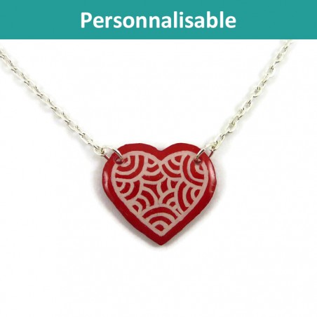 Customizable heart necklace with white doodles