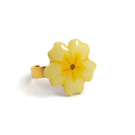 Pastel yellow primrose flower adjustable ring