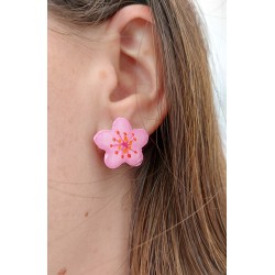 Puces d'oreilles éco-responsables en forme de fleurs de sakura