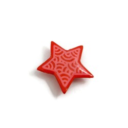 Magnet éco-responsable en forme d'étoile rouge aux volutes roses