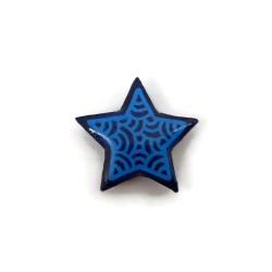 Magnet éco-responsable en forme d'étoile bleue marine aux volutes bleues ciel