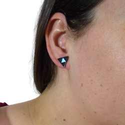 Clous d'oreilles personnalisables en forme de petits triangles (1 à 3 couleurs au choix)