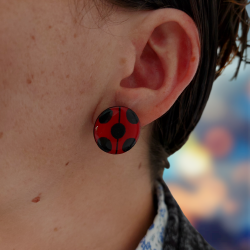 Red and blakc ladybug round ear studs