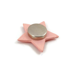 Pastel pink star magnet with candy pink doodles