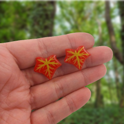 Red ivy leaves ear studs