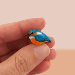 Kingfisher pin badge