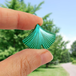 Green ginkgo leaf Magnet