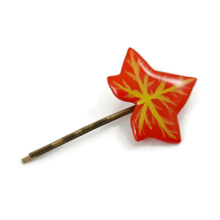 Red ivy leaf bobby pin