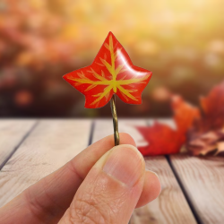 Red ivy leaf bobby pin