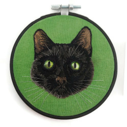 Black cat head embroidery