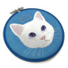 White cat head embroidery