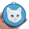 White cat head embroidery