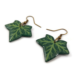 Boucles d'oreilles en forme de feuilles de lierre vertes