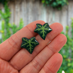 Eco-friendly green ivy leaves ear studs (Sold individually)