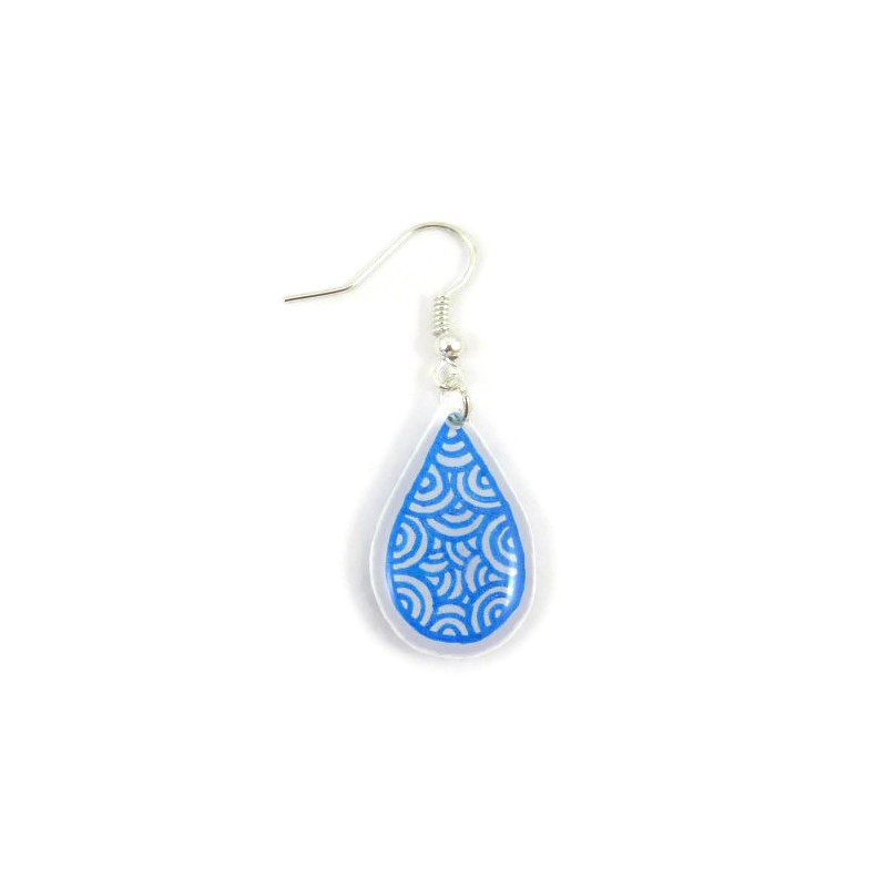 Boucle d'oreille gouttelette blanche aux volutes bleues métallisées (Vendue à l'unité)