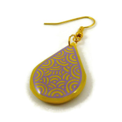 Boucle d'oreille goutte jaune aux volutes violettes (Vendue à l'unité)
