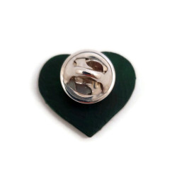 Green leaf heart-shaped pin badge