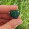 Pin's feuille verte en forme de cœur