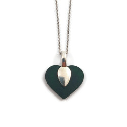 Collier feuille verte en forme de coeur