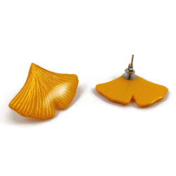 Puces d'oreille en forme de feuilles de ginkgo jaunes aux nervures cuivrées