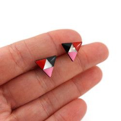 Clous d'oreilles personnalisables en forme de petits triangles (1 à 6 couleurs au choix)