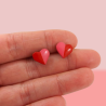 Puces d'oreilles petits coeurs bicolores rouges et rose (Vendues à l'unité)