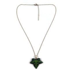 Green ivy leaf necklace