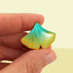 Green and yellow ginkgo leaf Magnet