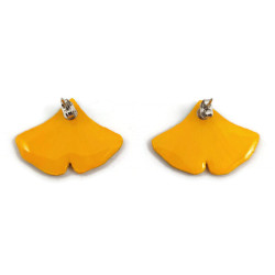 Puces d'oreille feuilles de ginkgo vertes et jaunes